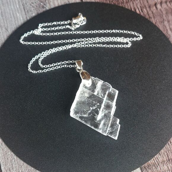 Optical Calcite Necklace Viking Sunstone Crystal Pendant - Picture 6 of 7